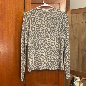 Cute , very soft, cheetah turtle neck